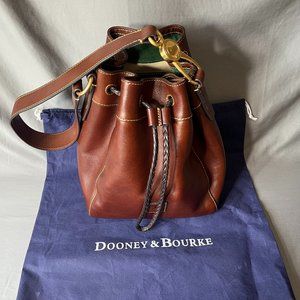 Dooney & Bourke Florentine Hattie Drawstring handbag in Chestnut